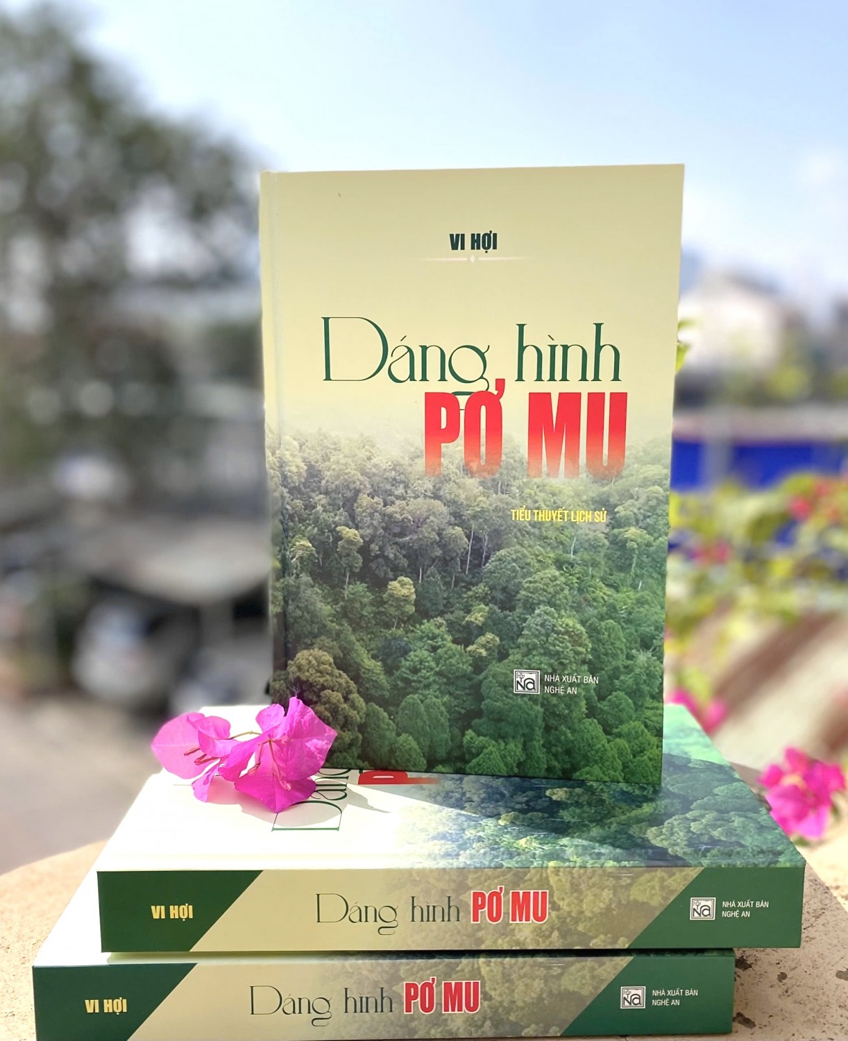 DÁNG HÌNH PƠ MU - CUỐN TIỂU THUYẾT TÁI HIỆN HÀNH TRÌNH CÁCH MẠNG CỦA ANH HÙNG LỰC LƯỢNG VŨ TRANG NHÂN DÂN VỪ CHÔNG PAO